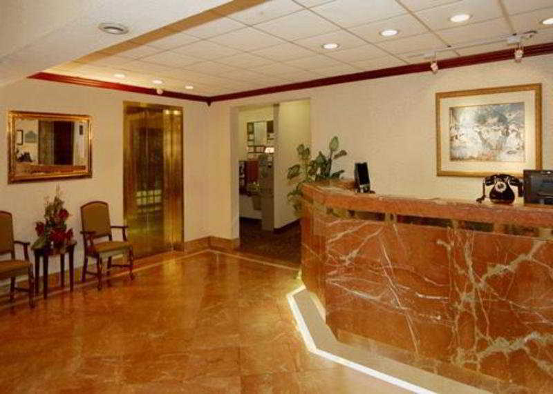 Quality Inn & Suites Tallahassee Exterior photo