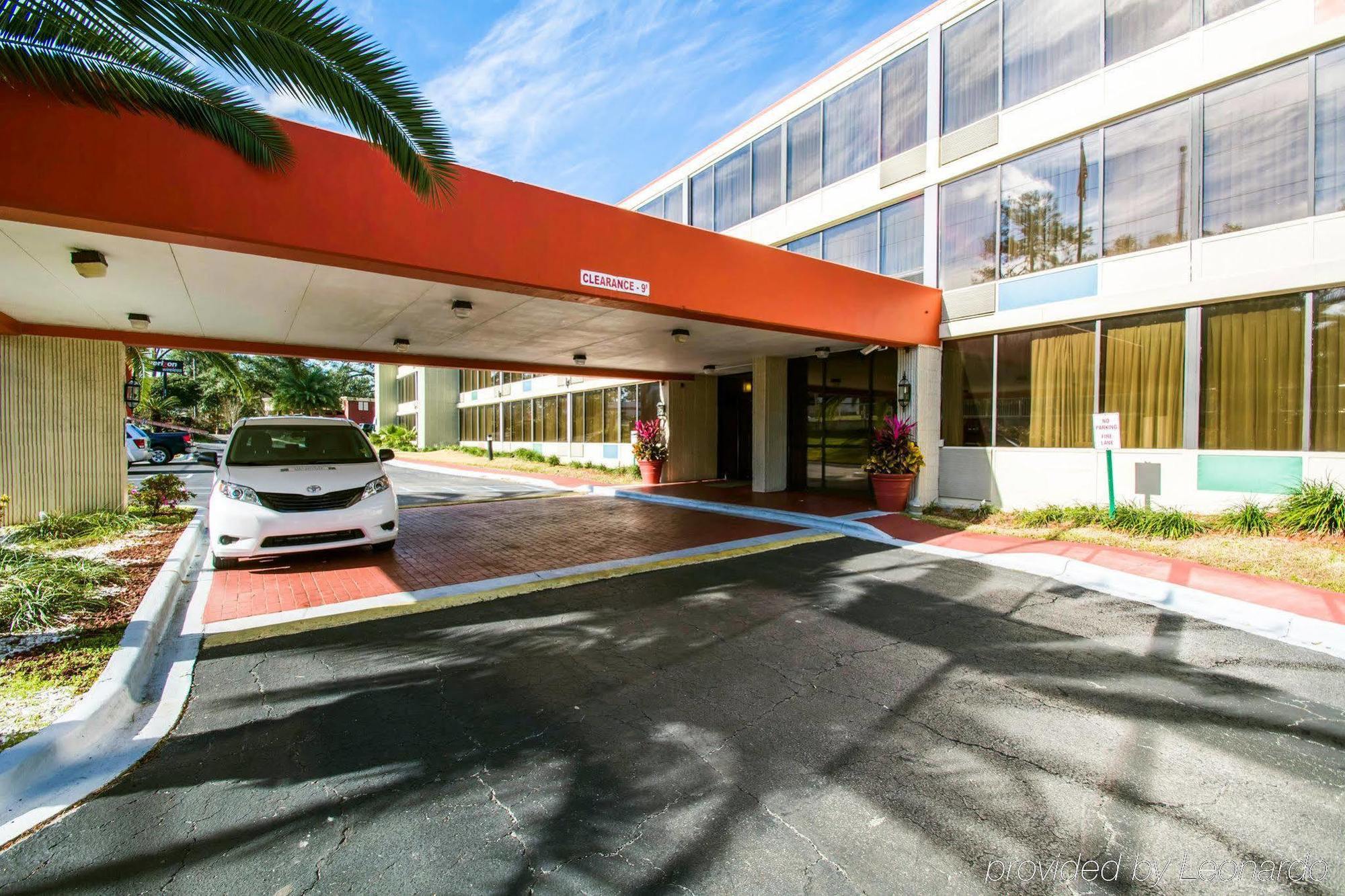 Quality Inn & Suites Tallahassee Exterior photo