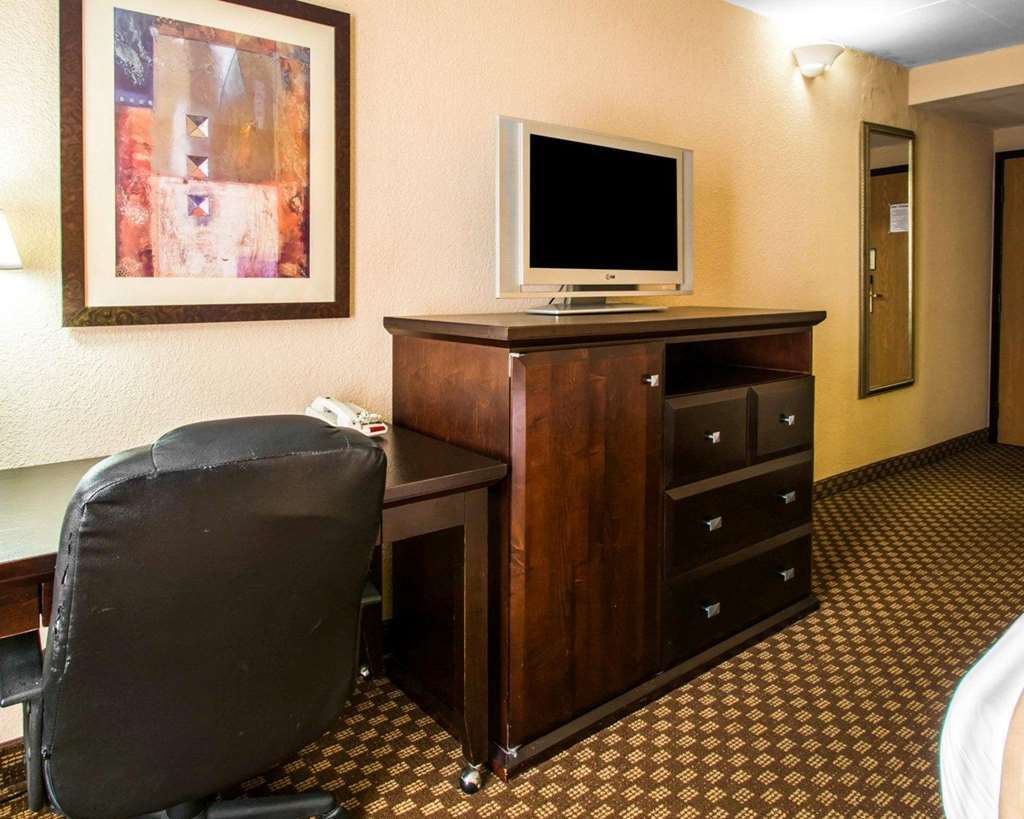 Quality Inn & Suites Tallahassee Room photo