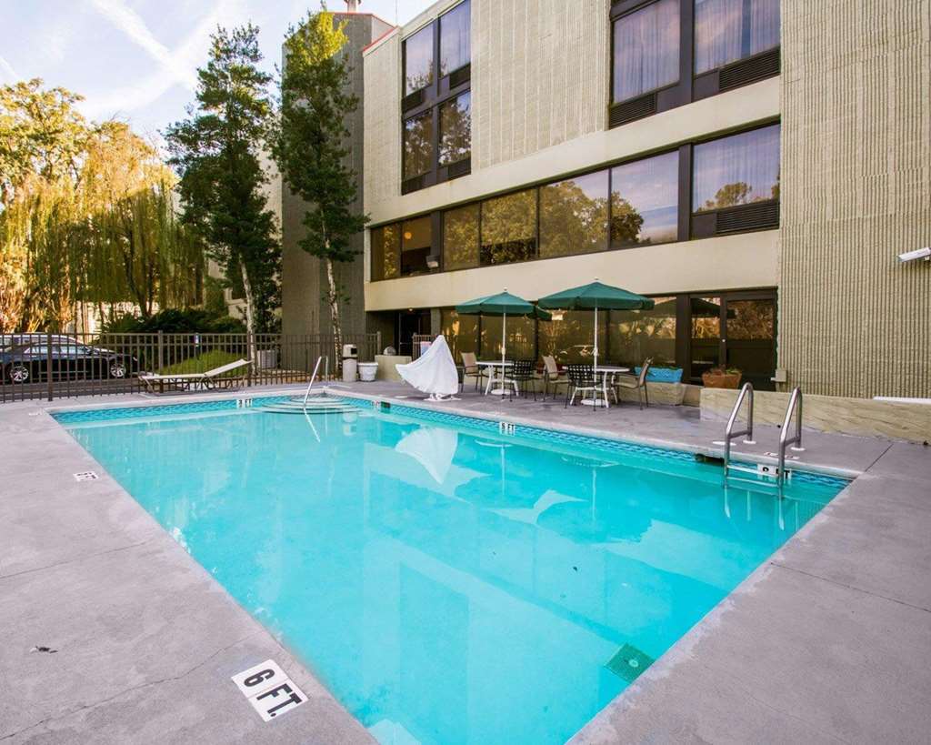 Quality Inn & Suites Tallahassee Facilities photo